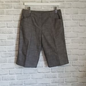 Knee length wide legged shorts, sz 9